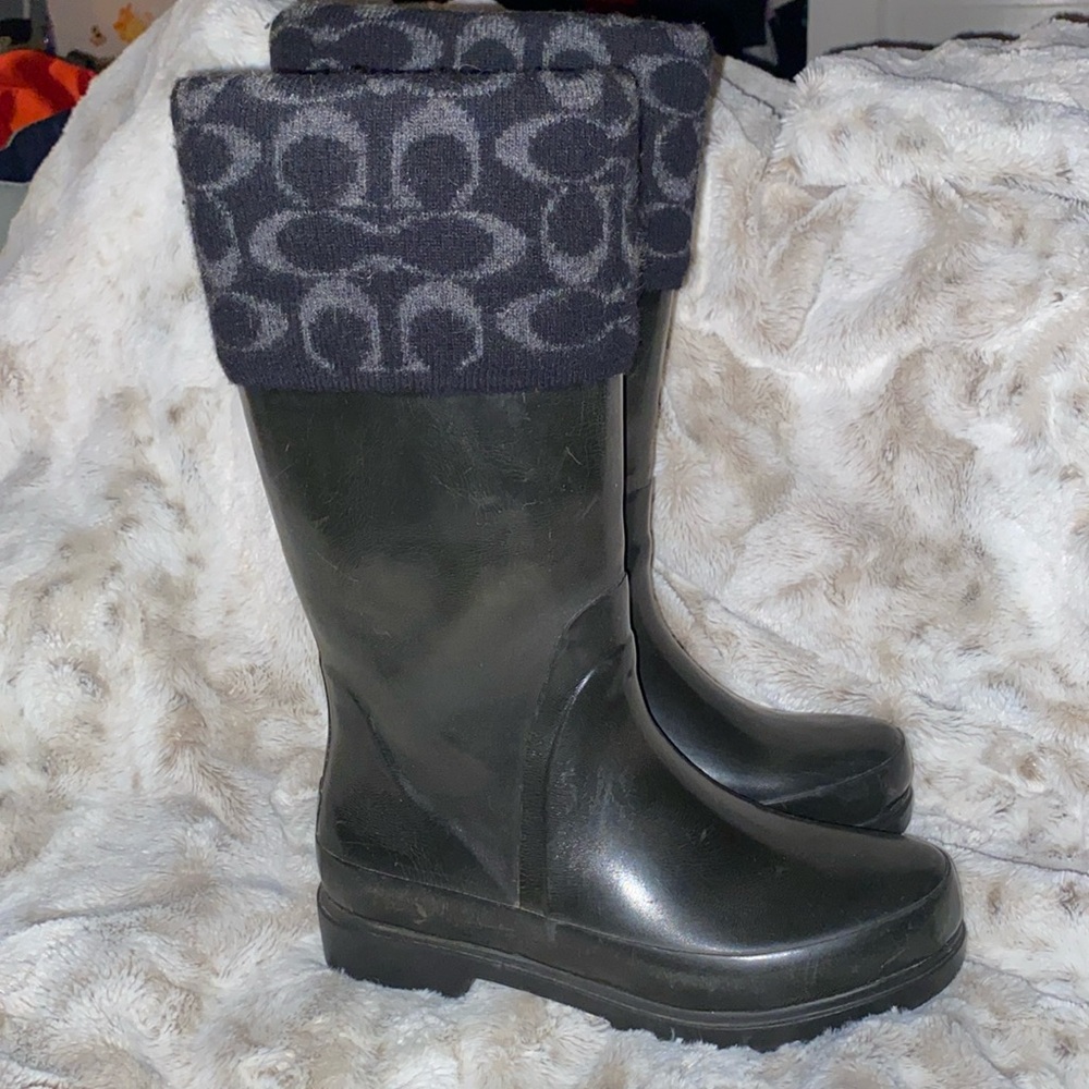 Womans coach rain boots size 6 style a7363 peace boots 🥾